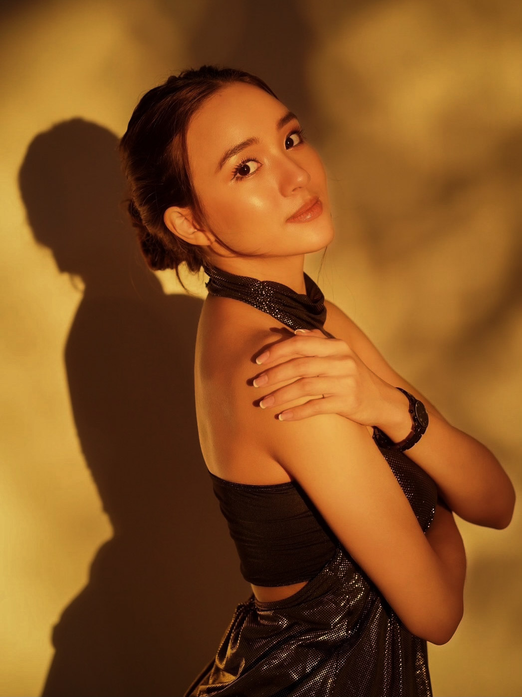 {"ARInfo":{"IsUseAR":false},"Version":"1.0.0","MakeupInfo":{"IsUseMakeup":false},"FaceliftInfo":{"IsChangeEyeLift":false,"IsChangeFacelift":false,"IsChangePostureLift":false,"IsChangeNose":false,"IsChangeFaceChin":false,"IsChangeMouth":false,"IsChangeThinFace":true},"BeautyInfo":{"SwitchMedicatedAcne":false,"IsAIBeauty":false,"IsBrightEyes":false,"IsSharpen":false,"IsOldBeauty":false,"IsReduceBlackEyes":false},"HandlerInfo":{"AppName":2},"FilterInfo":{"IsUseFilter":false}}