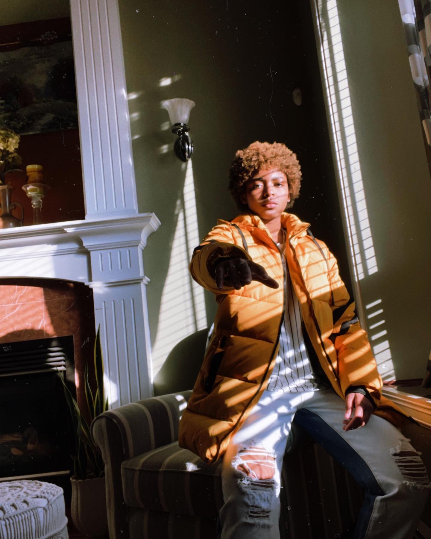 prod_track-files_1673479_extra_pictures_Jey